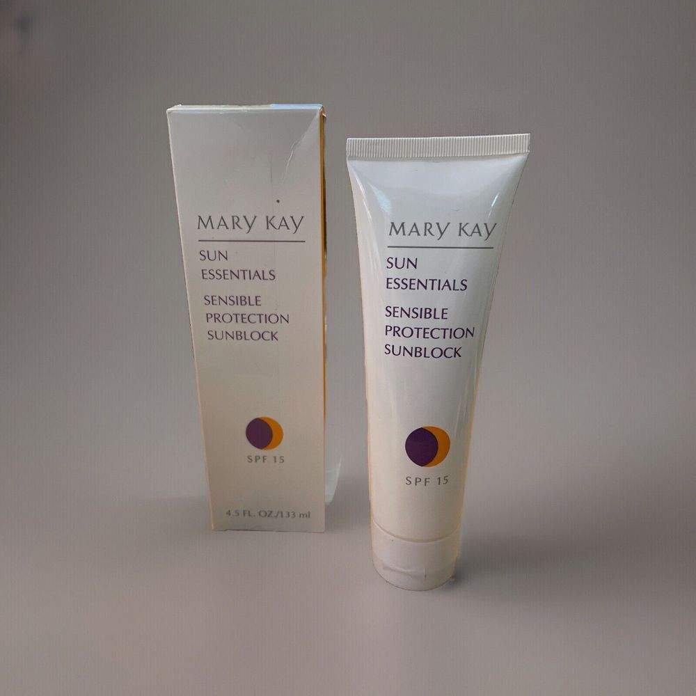 New Mary Kay Sun Essentials Intense Sensible Protection Sunblock SPFโ 15 4.5 Oz.